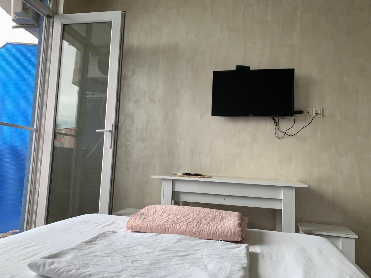 "Студия 24" - Посуточно И Помесячно Batumi Kültér fotó